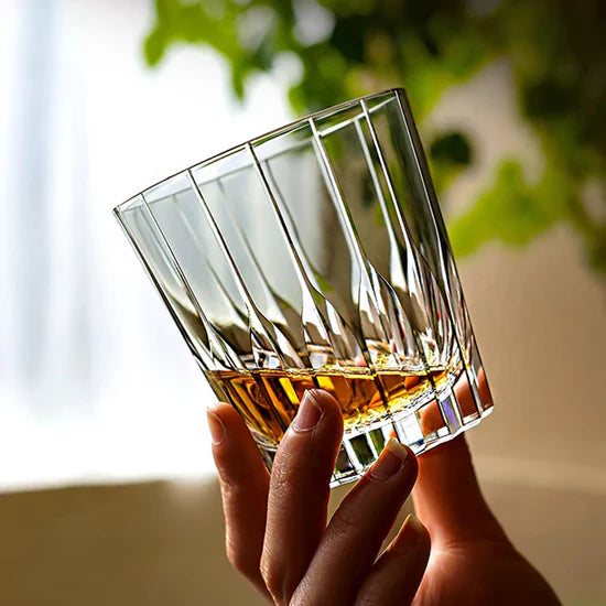 Edo Kiriko Hand-Carved Luxury Starburst Crystal Whisky Glass – A Radiance Born of Starlight